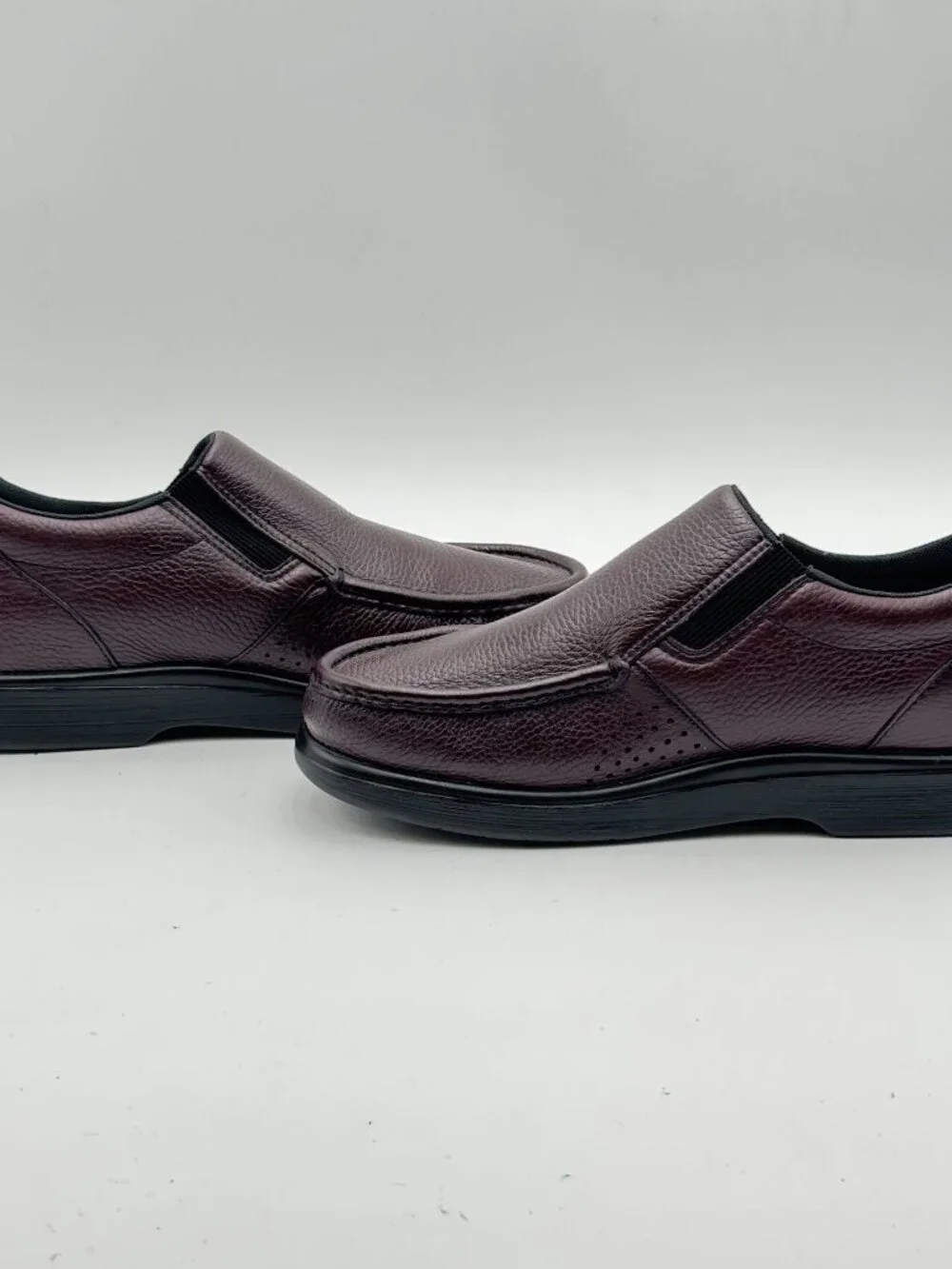 SAS Side Gore Burgundy Pebbled Leather Slip On Moc Toe Loafers Mens 11.5M Shoes